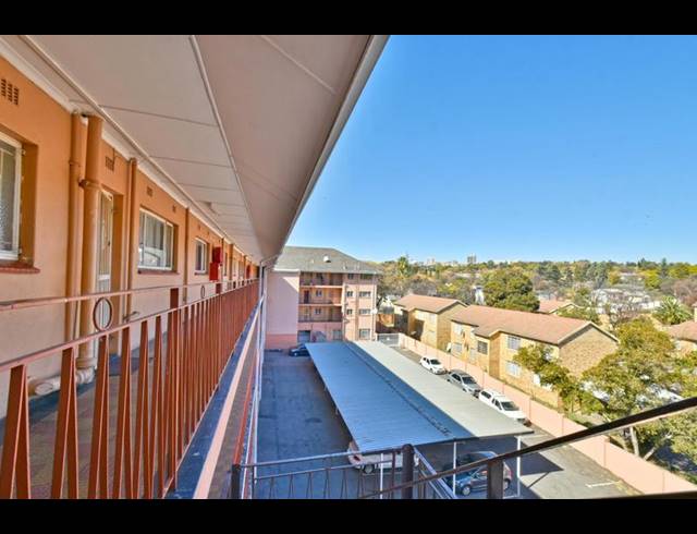 2 BEDROOM APARTMENT FOR SALE IN FERNDALE